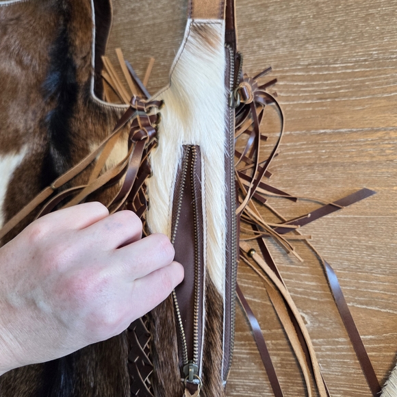 Brown and White Leather Purse - Picture 3 of 8